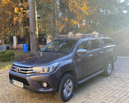 Серый Тойота Хайлюкс, объемом двигателя 2.4 л и пробегом 126 тыс. км за 30000 $, фото 1 на Automoto.ua