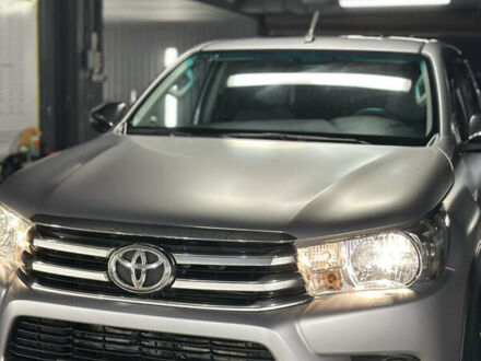Сірий Тойота Хайлюкс, об'ємом двигуна 2.39 л та пробігом 84 тис. км за 35450 $, фото 1 на Automoto.ua