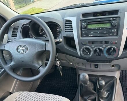 Синий Тойота Хайлюкс, объемом двигателя 2.5 л и пробегом 253 тыс. км за 3700 $, фото 6 на Automoto.ua