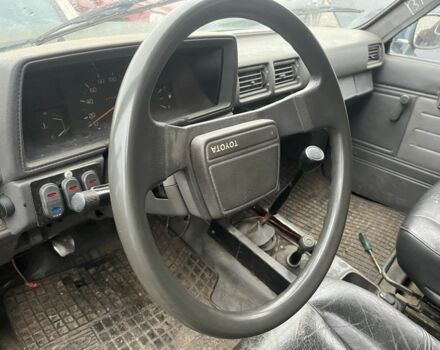 Зеленый Тойота Хайлюкс, объемом двигателя 2.4 л и пробегом 300 тыс. км за 2500 $, фото 11 на Automoto.ua