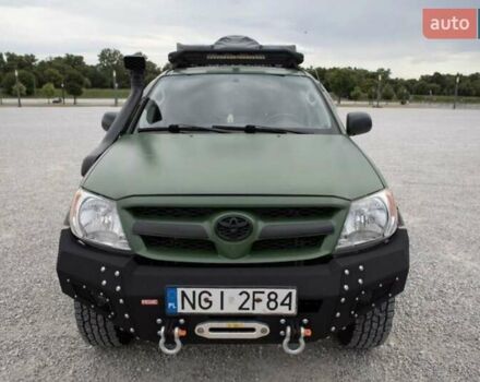 Зеленый Тойота Хайлюкс, объемом двигателя 2.5 л и пробегом 250 тыс. км за 3750 $, фото 5 на Automoto.ua