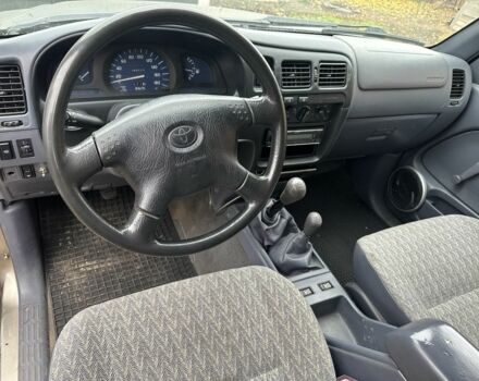 Зеленый Тойота Хайлюкс, объемом двигателя 3 л и пробегом 250 тыс. км за 6300 $, фото 6 на Automoto.ua