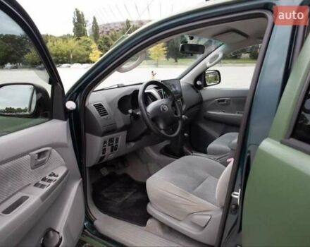 Зеленый Тойота Хайлюкс, объемом двигателя 2.5 л и пробегом 250 тыс. км за 3750 $, фото 7 на Automoto.ua