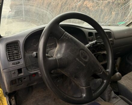 Зелений Тойота Хайлюкс, об'ємом двигуна 2.5 л та пробігом 300 тис. км за 1600 $, фото 3 на Automoto.ua