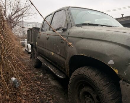 Зелений Тойота Хайлюкс, об'ємом двигуна 2.5 л та пробігом 300 тис. км за 1600 $, фото 2 на Automoto.ua