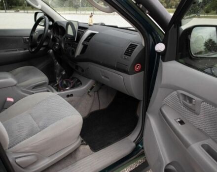 Зеленый Тойота Хайлюкс, объемом двигателя 2.5 л и пробегом 265 тыс. км за 4713 $, фото 6 на Automoto.ua