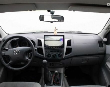 Зелений Тойота Хайлюкс, об'ємом двигуна 0 л та пробігом 250 тис. км за 3500 $, фото 7 на Automoto.ua