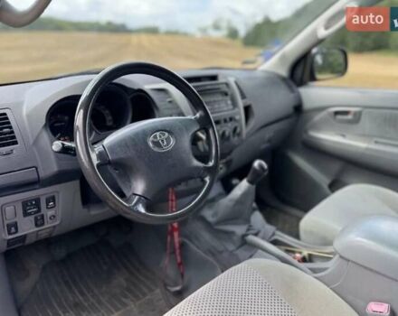 Зеленый Тойота Хайлюкс, объемом двигателя 2.5 л и пробегом 273 тыс. км за 3300 $, фото 8 на Automoto.ua