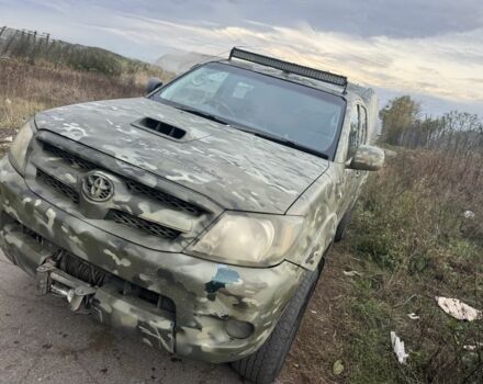 Зеленый Тойота Хайлюкс, объемом двигателя 3 л и пробегом 450 тыс. км за 11500 $, фото 4 на Automoto.ua