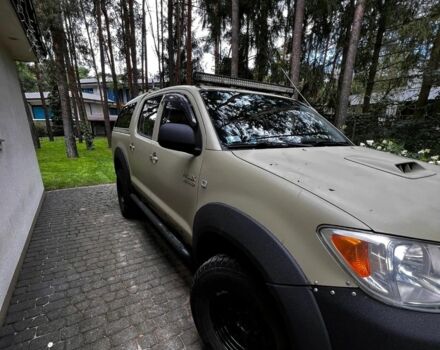 Зеленый Тойота Хайлюкс, объемом двигателя 3 л и пробегом 210 тыс. км за 3200 $, фото 4 на Automoto.ua