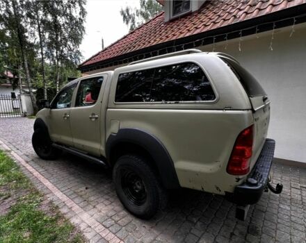 Зеленый Тойота Хайлюкс, объемом двигателя 3 л и пробегом 210 тыс. км за 3200 $, фото 2 на Automoto.ua