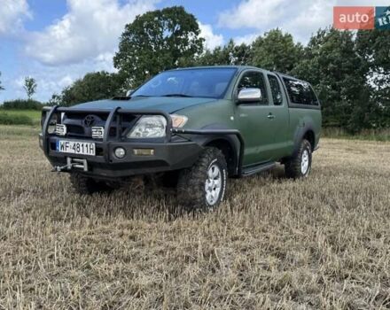 Зеленый Тойота Хайлюкс, объемом двигателя 2.5 л и пробегом 273 тыс. км за 3300 $, фото 1 на Automoto.ua