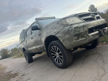 Тойота Хайлюкс 2009 в Славянске на Automoto.ua Зеленый Тойота Хайлюкс, объемом двигателя 3 л и пробегом 450 тыс. км за 11500 $, фото 1 на Automoto.ua