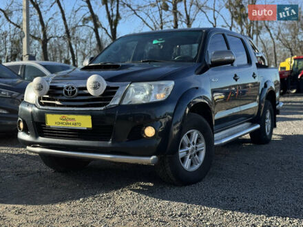 Зеленый Тойота Хайлюкс, объемом двигателя 2.5 л и пробегом 349 тыс. км за 17900 $, фото 1 на Automoto.ua