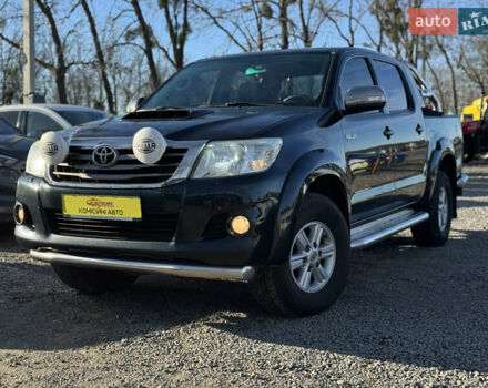 Зелений Тойота Хайлюкс, об'ємом двигуна 2.5 л та пробігом 349 тис. км за 17900 $, фото 1 на Automoto.ua