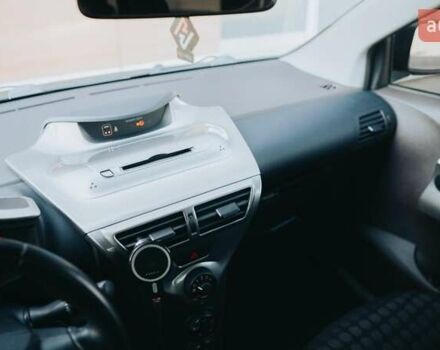 Черный Тойота АйКью, объемом двигателя 1 л и пробегом 34 тыс. км за 6000 $, фото 30 на Automoto.ua