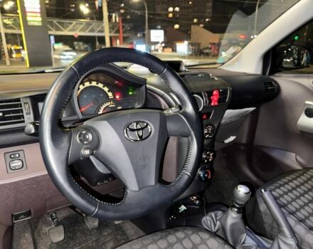 Черный Тойота АйКью, объемом двигателя 1 л и пробегом 34 тыс. км за 6036 $, фото 7 на Automoto.ua