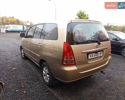 Бежевый Тойота Инова, объемом двигателя 2.7 л и пробегом 300 тыс. км за 7500 $, фото 7 на Automoto.ua