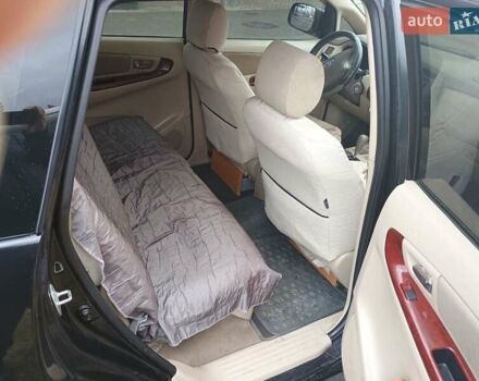 Чорний Тойота Інова, об'ємом двигуна 2.69 л та пробігом 213 тис. км за 7700 $, фото 4 на Automoto.ua