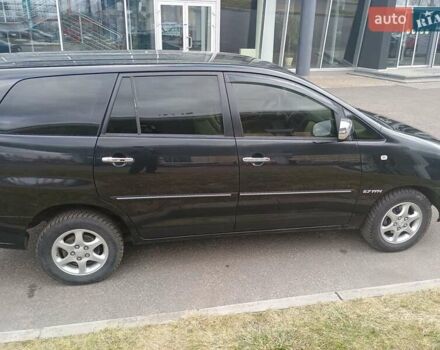 Чорний Тойота Інова, об'ємом двигуна 2.69 л та пробігом 213 тис. км за 7700 $, фото 3 на Automoto.ua