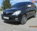 Черный Тойота Инова, объемом двигателя 2.69 л и пробегом 257 тыс. км за 6800 $, фото 1 на Automoto.ua