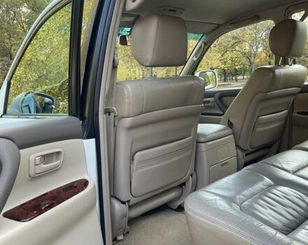 Білий Тойота Ленд Крузер 100, об'ємом двигуна 4.5 л та пробігом 330 тис. км за 15000 $, фото 18 на Automoto.ua