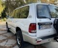 Білий Тойота Ленд Крузер 100, об'ємом двигуна 4.5 л та пробігом 330 тис. км за 15000 $, фото 6 на Automoto.ua