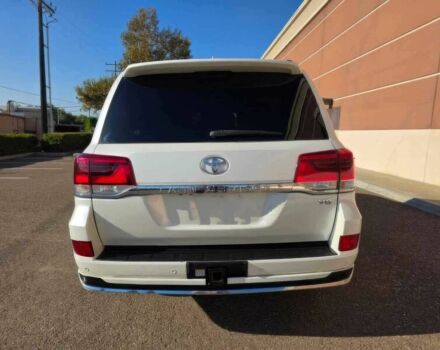 Белый Тойота Ленд Крузер 100, объемом двигателя 5.7 л и пробегом 80 тыс. км за 32000 $, фото 5 на Automoto.ua