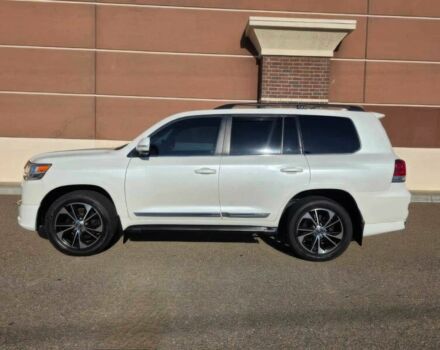 Белый Тойота Ленд Крузер 100, объемом двигателя 5.7 л и пробегом 80 тыс. км за 32000 $, фото 3 на Automoto.ua