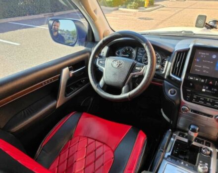 Белый Тойота Ленд Крузер 100, объемом двигателя 5.7 л и пробегом 80 тыс. км за 32000 $, фото 8 на Automoto.ua