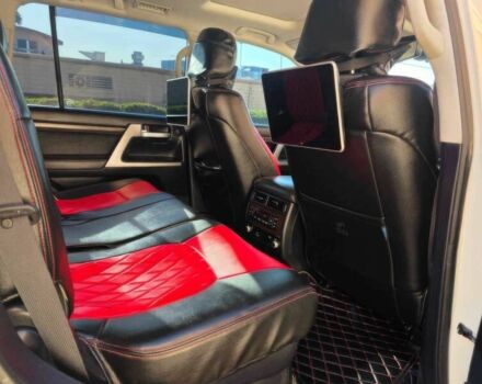 Белый Тойота Ленд Крузер 100, объемом двигателя 5.7 л и пробегом 80 тыс. км за 32000 $, фото 11 на Automoto.ua