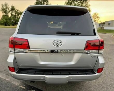 Белый Тойота Ленд Крузер 100, объемом двигателя 5.7 л и пробегом 59 тыс. км за 22000 $, фото 5 на Automoto.ua