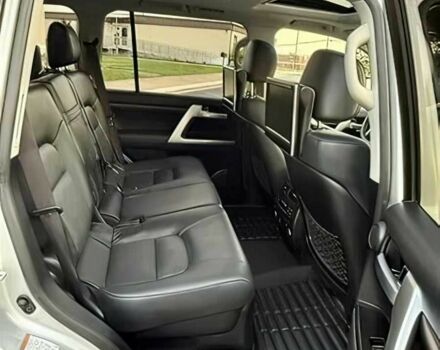 Белый Тойота Ленд Крузер 100, объемом двигателя 5.7 л и пробегом 59 тыс. км за 22000 $, фото 13 на Automoto.ua