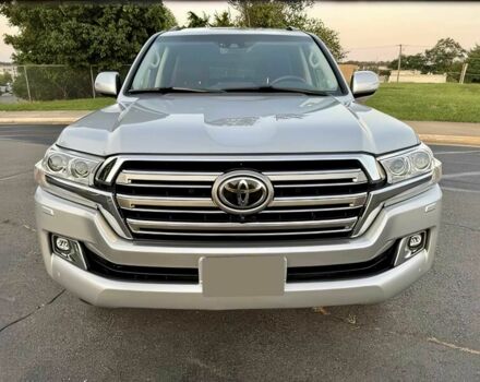 Белый Тойота Ленд Крузер 100, объемом двигателя 5.7 л и пробегом 59 тыс. км за 22000 $, фото 1 на Automoto.ua