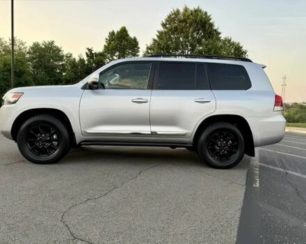 Белый Тойота Ленд Крузер 100, объемом двигателя 5.7 л и пробегом 59 тыс. км за 22000 $, фото 3 на Automoto.ua