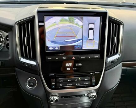 Белый Тойота Ленд Крузер 100, объемом двигателя 5.7 л и пробегом 59 тыс. км за 22000 $, фото 9 на Automoto.ua