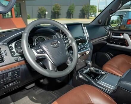 Белый Тойота Ленд Крузер 100, объемом двигателя 5.7 л и пробегом 40 тыс. км за 22000 $, фото 9 на Automoto.ua