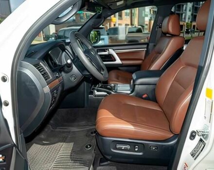 Белый Тойота Ленд Крузер 100, объемом двигателя 5.7 л и пробегом 40 тыс. км за 22000 $, фото 8 на Automoto.ua