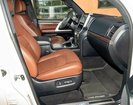 Белый Тойота Ленд Крузер 100, объемом двигателя 5.7 л и пробегом 40 тыс. км за 22000 $, фото 12 на Automoto.ua