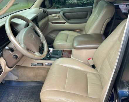 Белый Тойота Ленд Крузер 100, объемом двигателя 2.5 л и пробегом 683 тыс. км за 9550 $, фото 7 на Automoto.ua