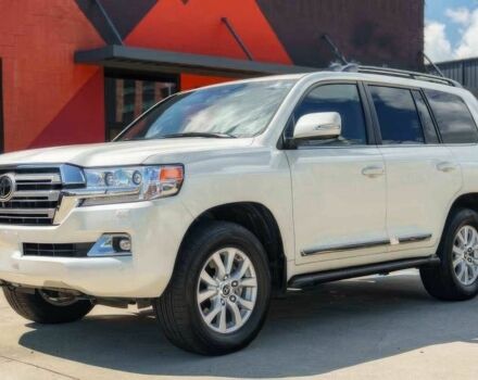 Белый Тойота Ленд Крузер 100, объемом двигателя 5.7 л и пробегом 24 тыс. км за 46000 $, фото 1 на Automoto.ua