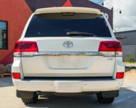 Белый Тойота Ленд Крузер 100, объемом двигателя 5.7 л и пробегом 24 тыс. км за 46000 $, фото 3 на Automoto.ua