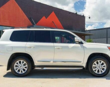 Белый Тойота Ленд Крузер 100, объемом двигателя 5.7 л и пробегом 24 тыс. км за 46000 $, фото 4 на Automoto.ua