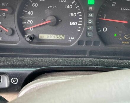 Белый Тойота Ленд Крузер 100, объемом двигателя 2.5 л и пробегом 683 тыс. км за 9550 $, фото 5 на Automoto.ua