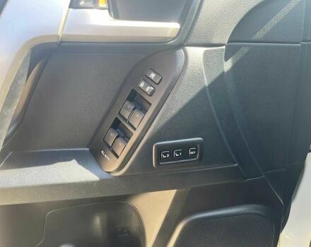 Белый Тойота Ленд Крузер 100, объемом двигателя 2.8 л и пробегом 24 тыс. км за 16000 $, фото 8 на Automoto.ua