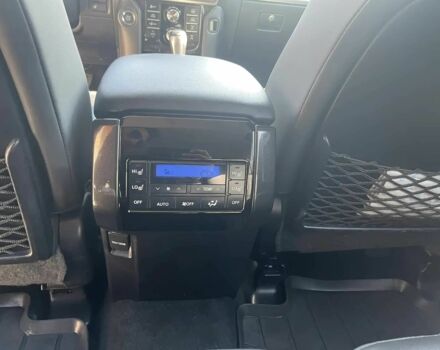 Белый Тойота Ленд Крузер 100, объемом двигателя 2.8 л и пробегом 24 тыс. км за 16000 $, фото 9 на Automoto.ua