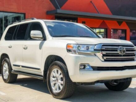 Тойота Ленд Крузер 100 2021 в Львове на Automoto.ua Белый Тойота Ленд Крузер 100, объемом двигателя 5.7 л и пробегом 24 тыс. км за 46000 $, фото 1 на Automoto.ua