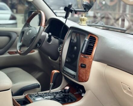 Черный Тойота Ленд Крузер 100, объемом двигателя 4.7 л и пробегом 281 тыс. км за 21474 $, фото 23 на Automoto.ua