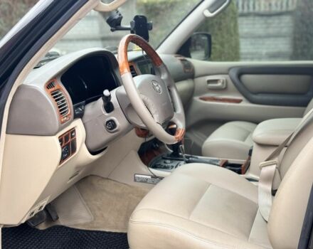 Черный Тойота Ленд Крузер 100, объемом двигателя 4.7 л и пробегом 281 тыс. км за 21474 $, фото 22 на Automoto.ua