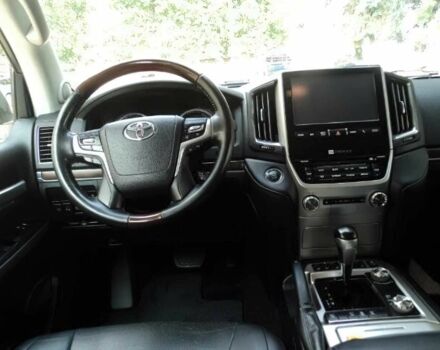 Черный Тойота Ленд Крузер 100, объемом двигателя 5.7 л и пробегом 65 тыс. км за 8500 $, фото 7 на Automoto.ua